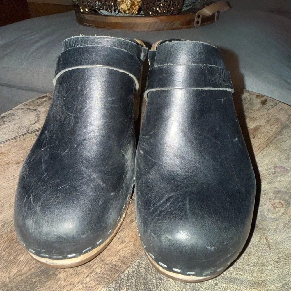Swedish Hasbeens Black and Tan Mules - Picture 5 of 5